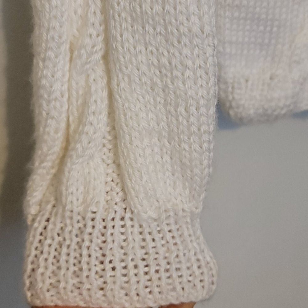 Hand knitted cardigan. - Picture 4 of 10